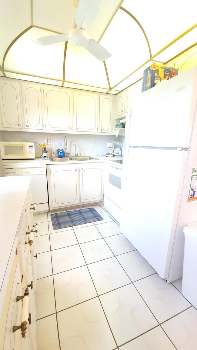 Building Photo - 147 Bedford F