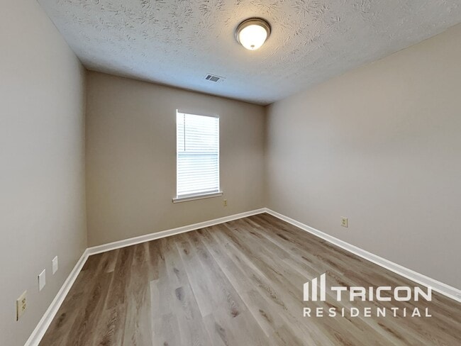 Building Photo - 95 Doves Nest
