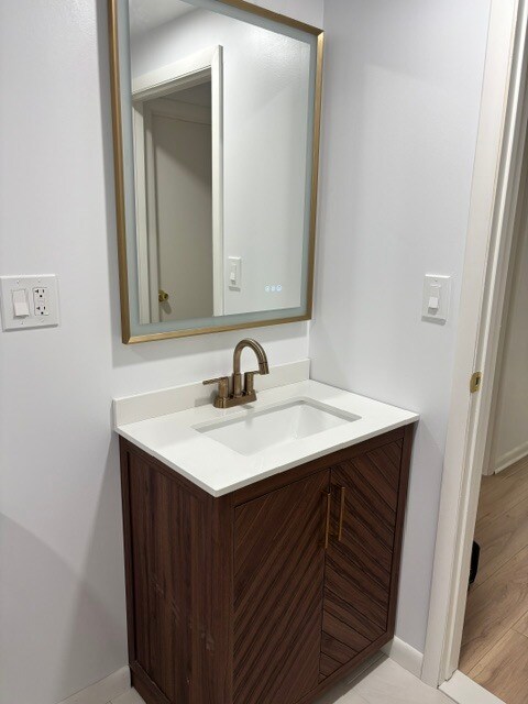 LED anti-fog mirror - 16 Brittany Dr