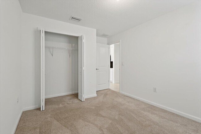 Building Photo - 1338 Colebrook Cir SW