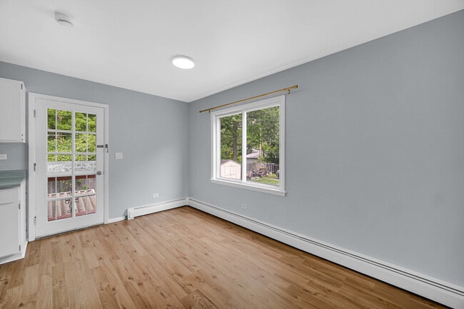 Building Photo - 2528 N Linden Ave