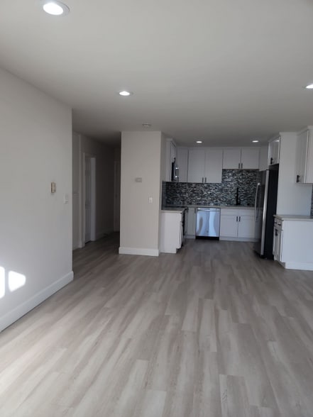 Building Photo - 7025 Waite Dr