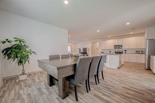 Building Photo - 6911 Amber Clf Ln