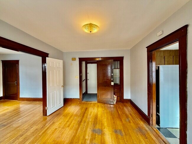 Building Photo - 162 South St