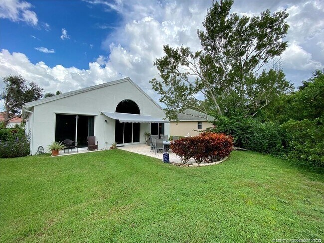 Building Photo - 3198 SE Carrick Green Ct