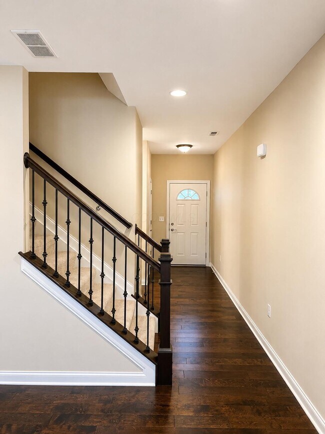 Building Photo - 3818 Rennes Dr
