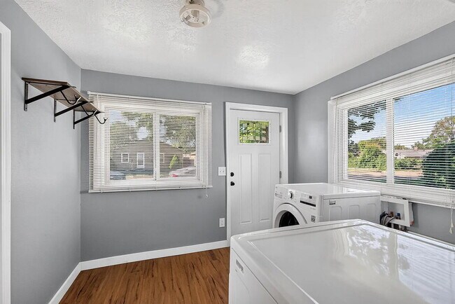 Building Photo - 3 Bedroom, 1 Bathroom Home in Caldwell