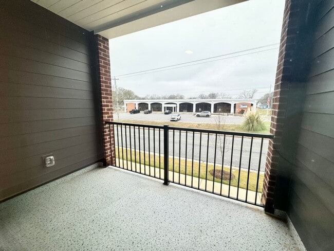 Building Photo - Beautiful NEW 2-Bed, 2- Bath Apartment in Rock Hill!