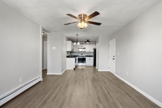 Building Photo - 22 Irving St