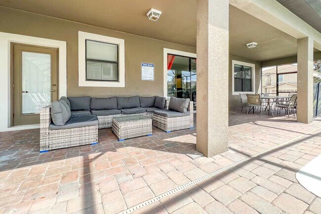 Building Photo - 1956 Wedge Dr