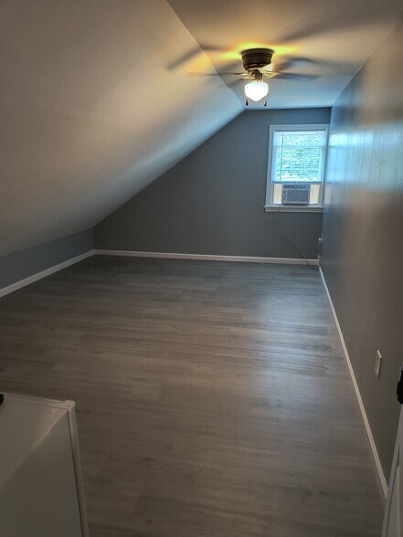 Primary Photo - 161 Lynch St
