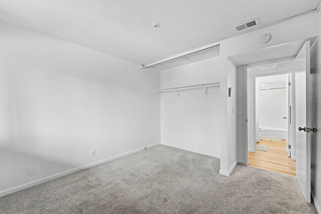 Building Photo - 1453 Neotomas Ave