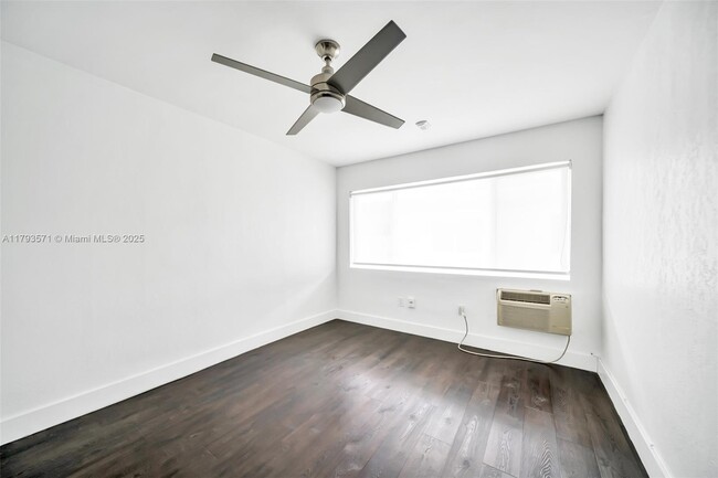 Building Photo - 9200 E Bay Harbor Dr