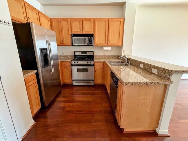 Building Photo - 450 J St