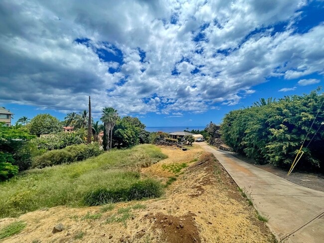 Building Photo - Maui Meadows - 2 Bed 1 Bath Unfurnished Cottage with Panoramic Ocean Views