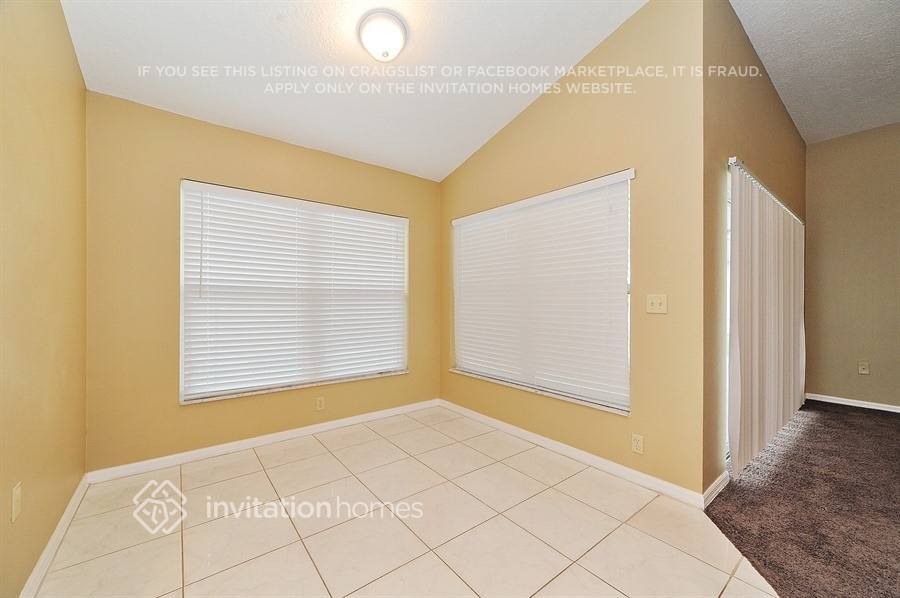 Building Photo - 4300 Ridgemoor Dr N