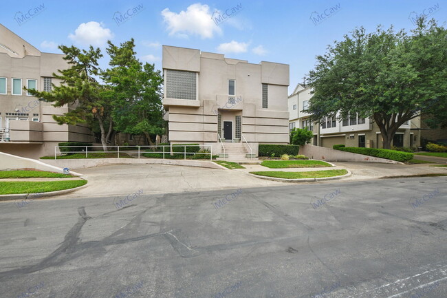 Primary Photo - 4040 Avondale Ave