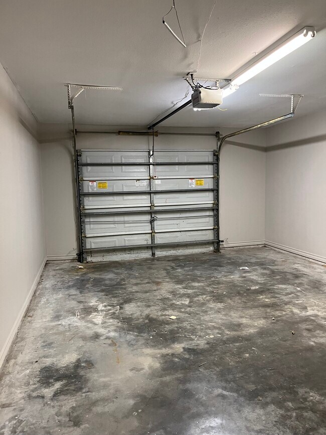 Building Photo - 4213 Easy St