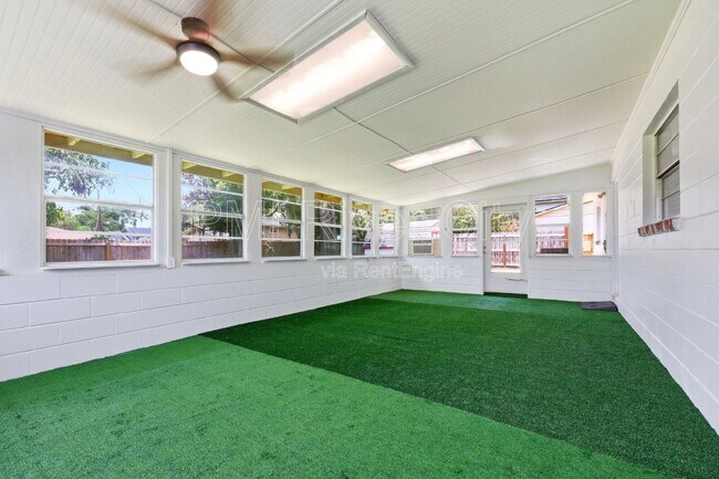 Building Photo - 2860 Cedarcrest Dr