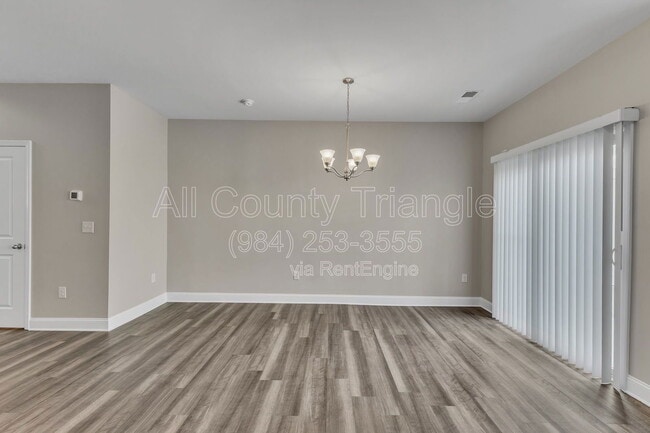 Building Photo - 1121 Latitude Dr