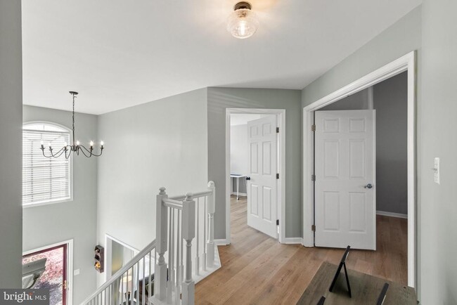 Building Photo - 6 Beau Ridge Dr