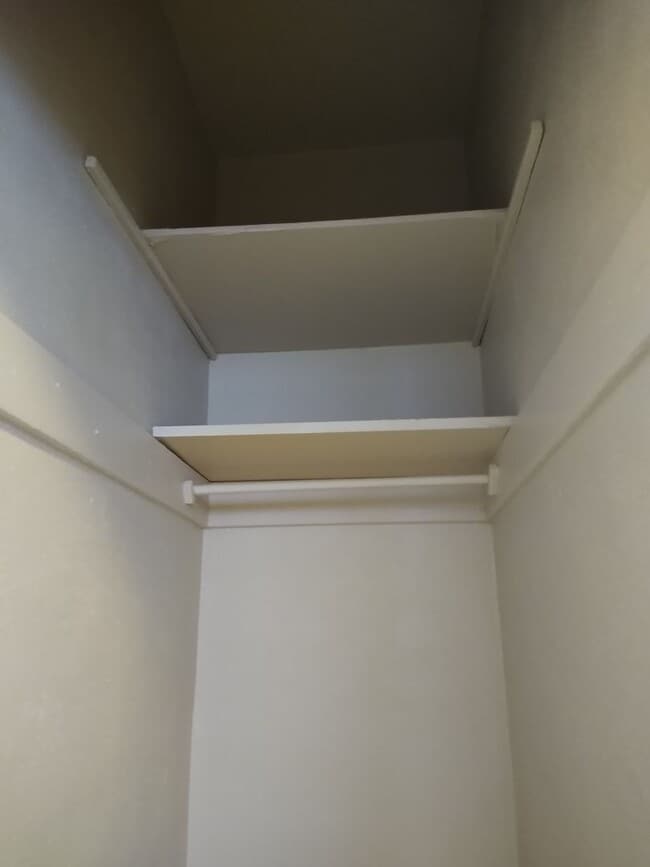 Building Photo - DU Charming 1920's Bungalow 2 Beds 1 Bath  Available Now