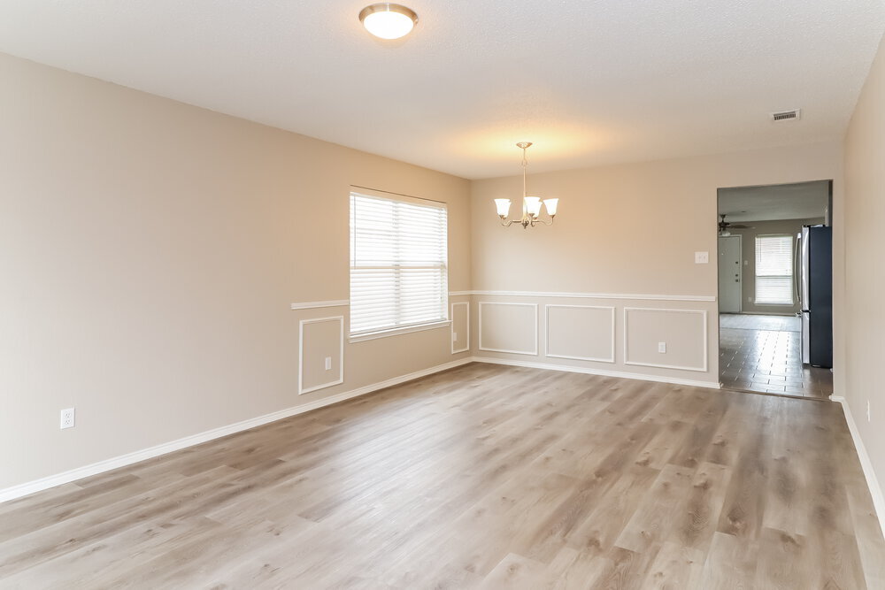 Building Photo - 8128 Twin Oaks Trail