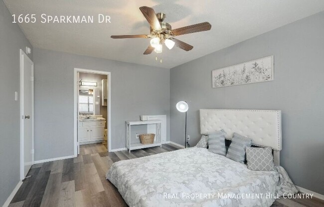 Building Photo - 1665 Sparkman Dr
