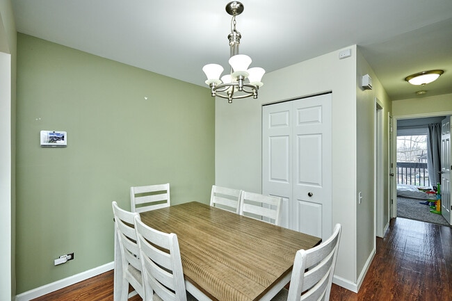 Building Photo - 1066 Florimond Dr