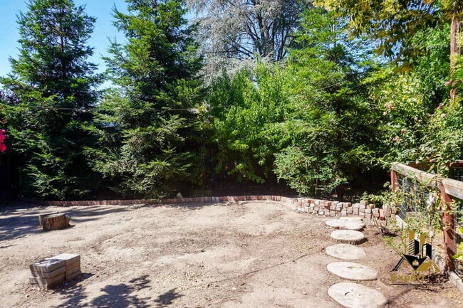 Building Photo - 7479 Skycrest Ct