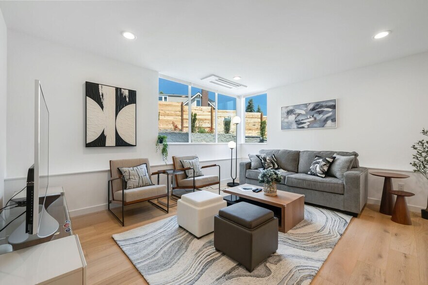 Building Photo - 5300 NE 67th St