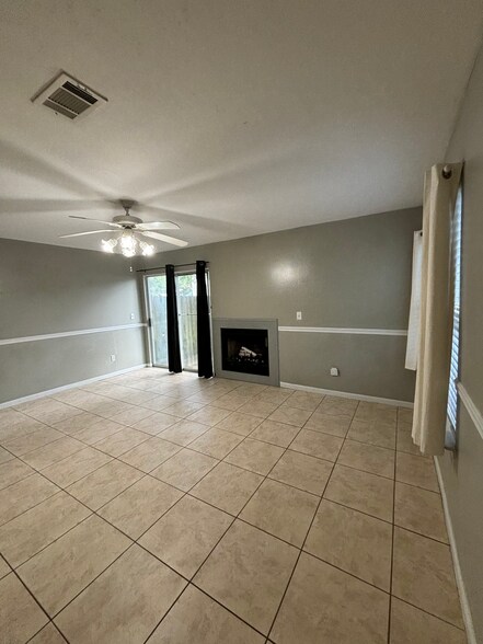 Building Photo - 300 OLYMPIA CT