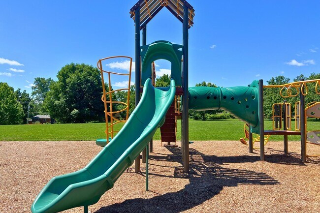 Building Photo - 2509 Hollyhock Dr