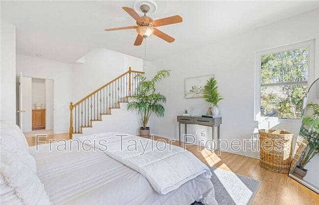 Building Photo - 33422 Scarborough Ln