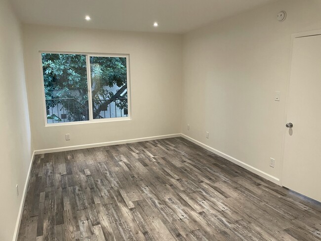 Master Bedroom #1 - 4032 Inglewood Blvd