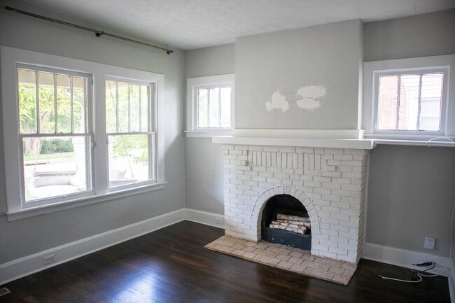 Building Photo - 136 Owsley Ave