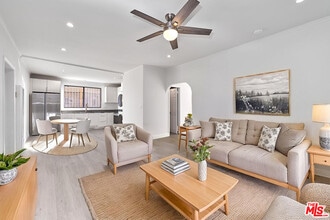 Building Photo - 536 N Oxford Ave