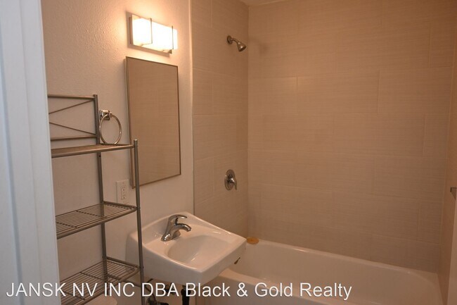 Building Photo - 2 br, 1 bath House - 2514 McCarran St. #2