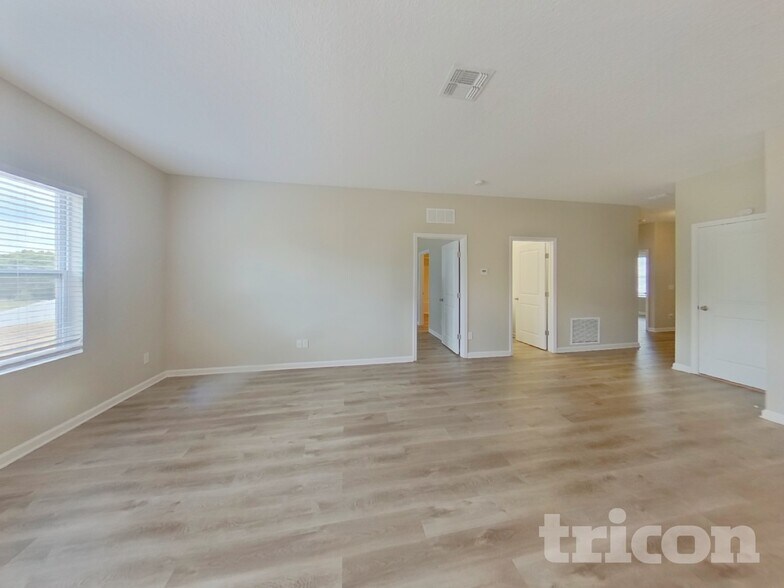 Building Photo - 16517 Cherry Landing Dr