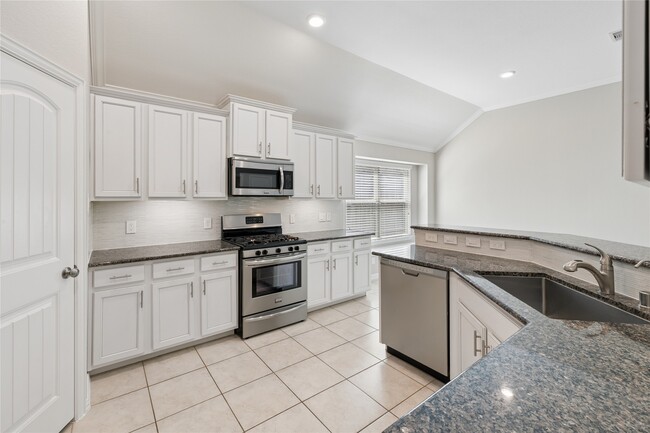 Building Photo - 2357 Old Stone Dr