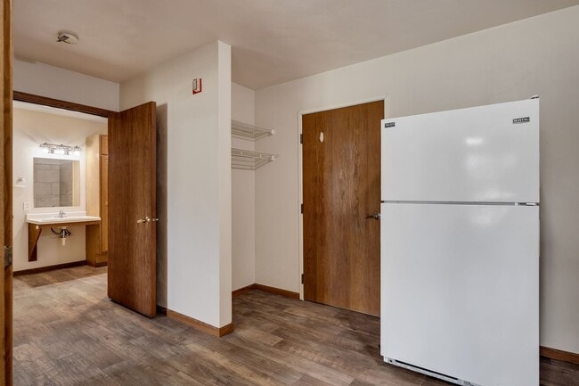 Building Photo - Steiner Terrace Apartments