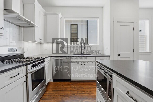 Building Photo - 1607 10th Ave N