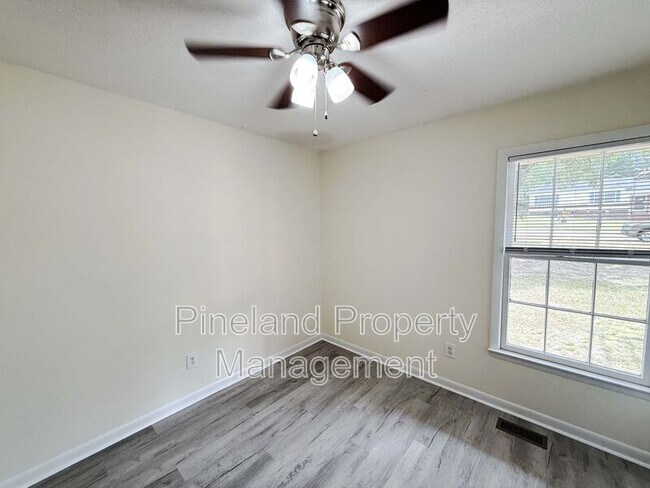 Building Photo - 518 Suffolk Ct