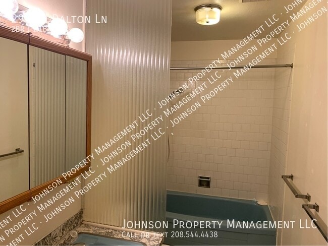 Building Photo - 2953 N Dalton Ln