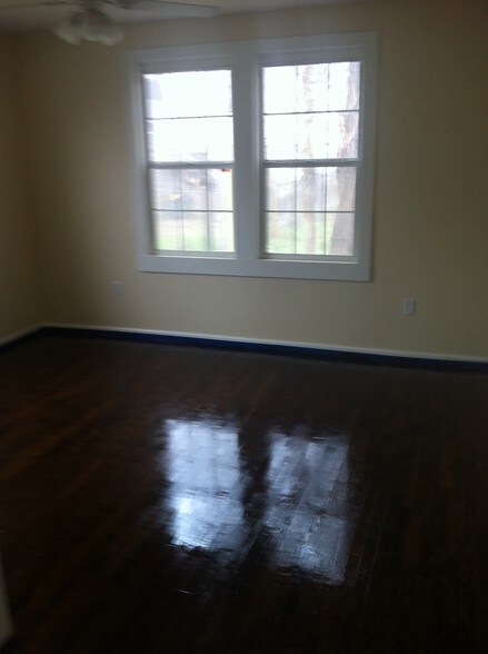 Building Photo - 564 Cotton St