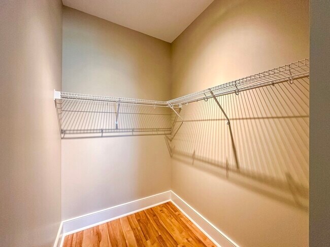 Building Photo - 25 Stonehaven Dr