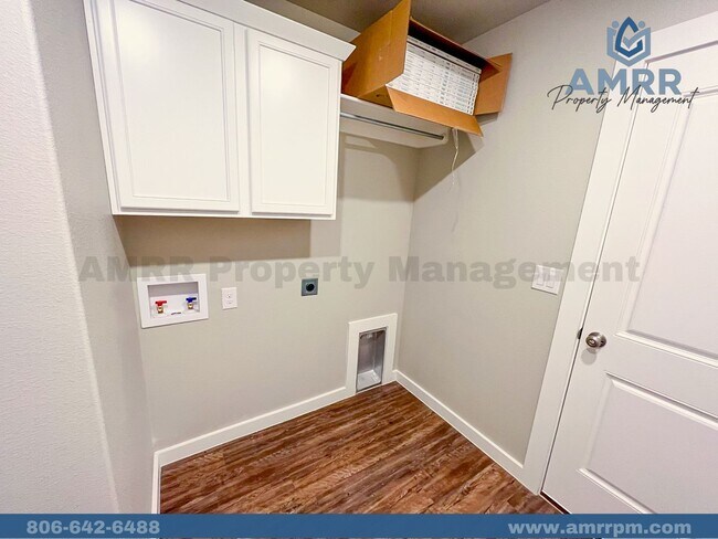 Building Photo - Beautiful 4 Bedroom Home