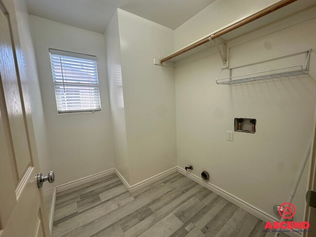 Building Photo - Gorgeous 2 Story Home off of Harris and Ol...