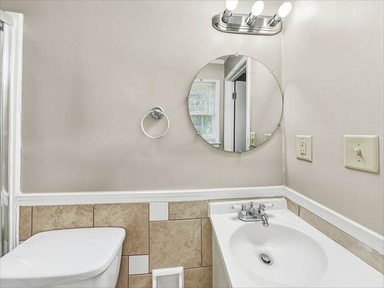Building Photo - 4412 Bryant Dr SW