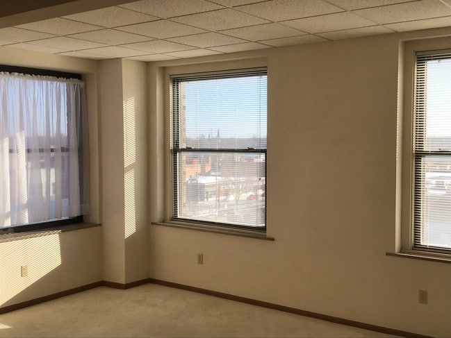 Building Photo - 5 N Federal Ave